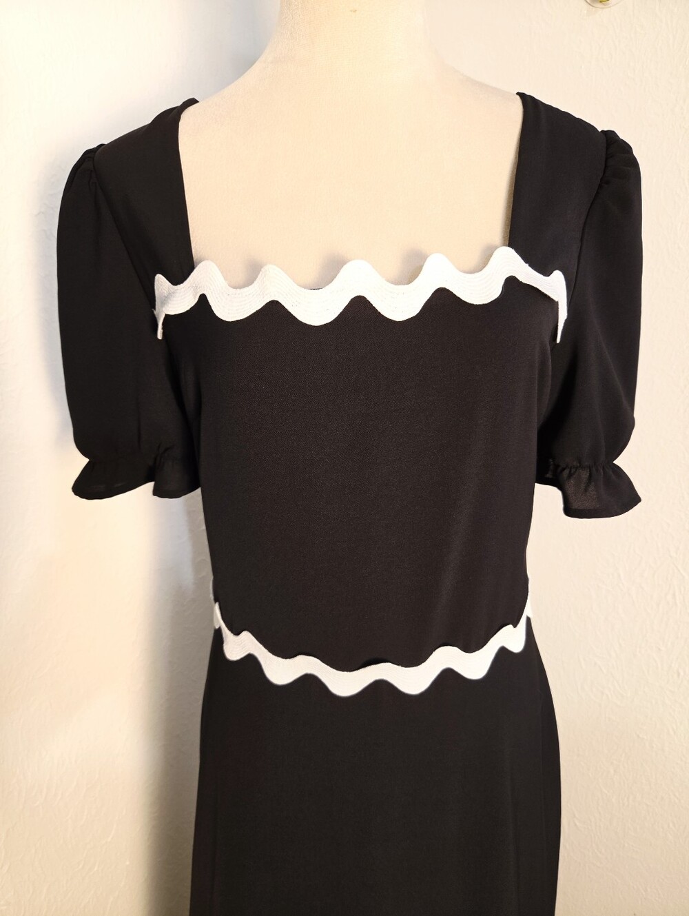 BTFBM Black Maxi Dress with White Scalloped Trim, Tie Across Upper Back Sz Large - Picture 4 of 13